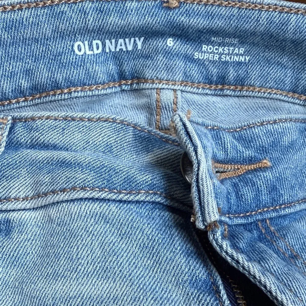 OLD‎ NAVY Womens Rockstar Super Skinny Mid Rise Jeans Light Wash Size 6 - Image 2