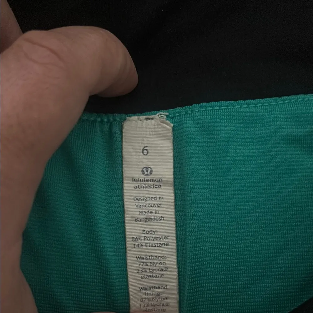 Lululemon Athletica Black and Teal Shorts - Image 3