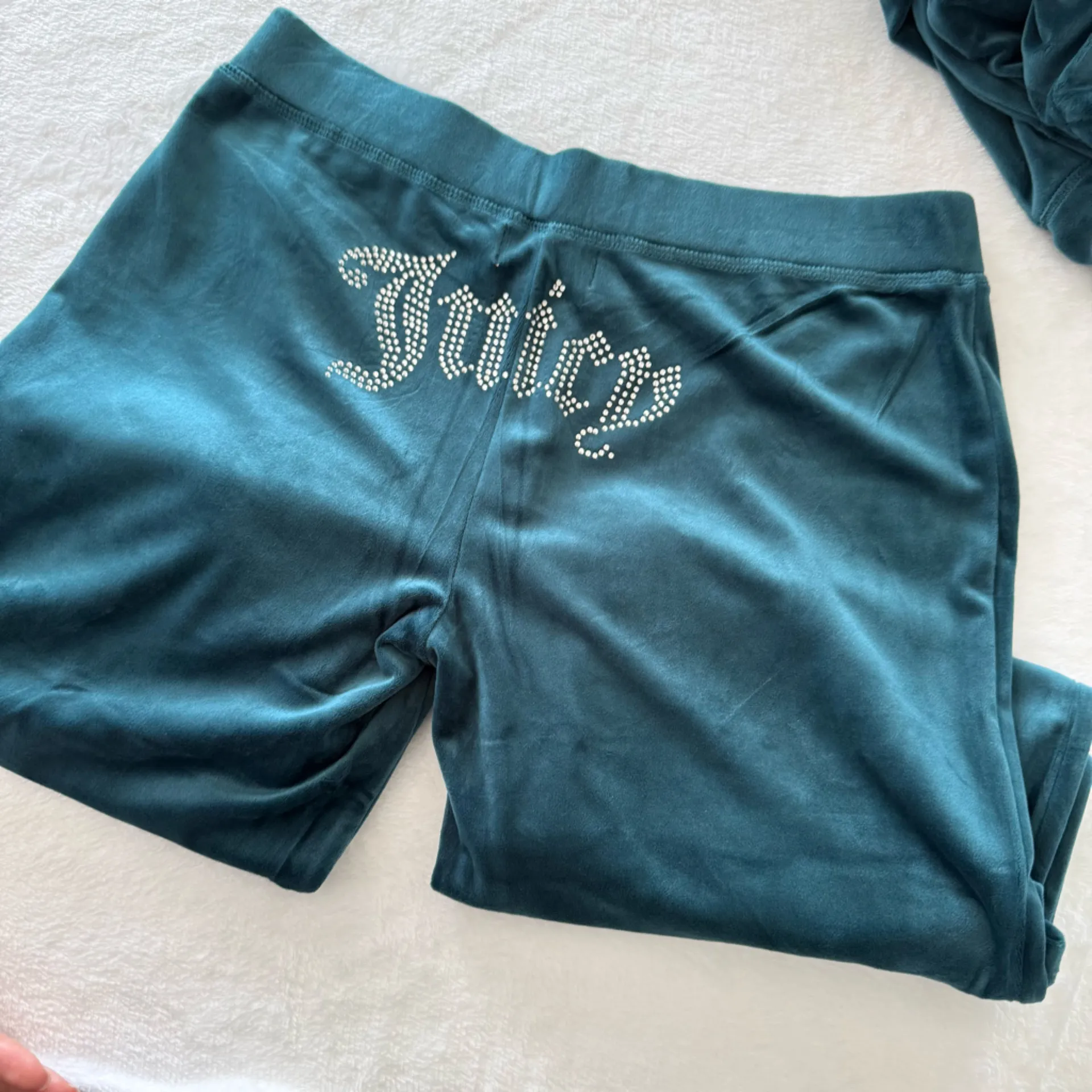 New Juicy Couture Sea Velour tracksuit Set with Rhinestones size medium - Image 4
