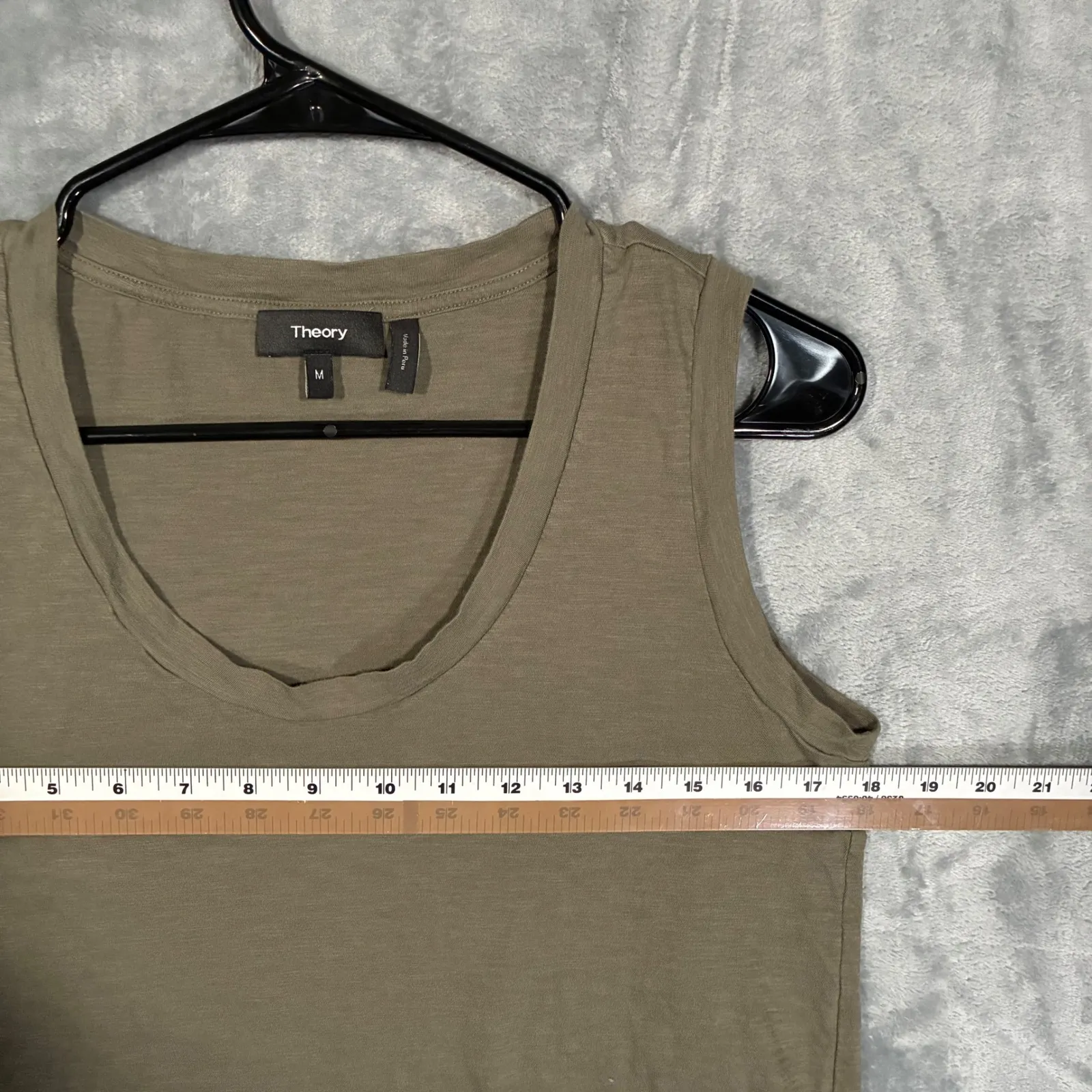 Theory Olive Green Sleeveless Scoop Neck Basic Tank Top Women's Size M - Image 4