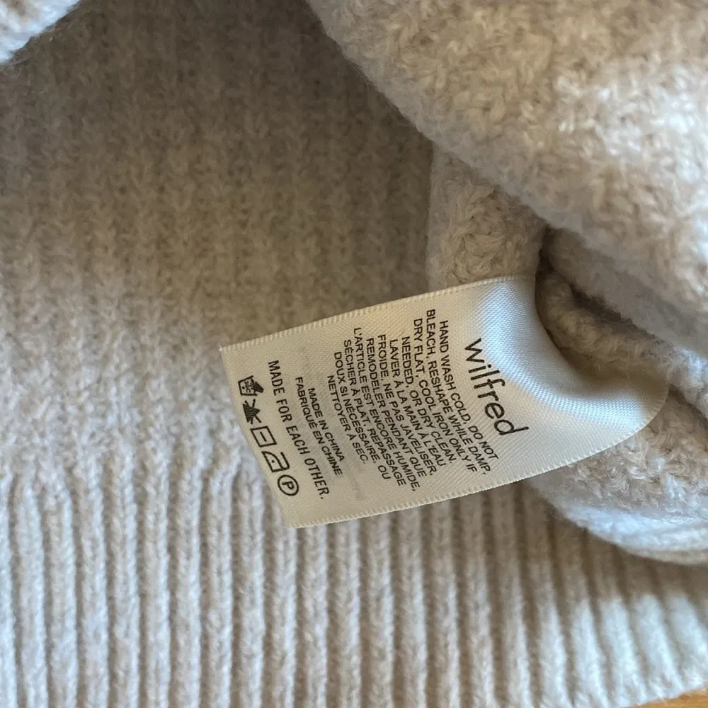 Wilfred Cropped Merino Wool Sweater. Size L. NWOT - Image 6