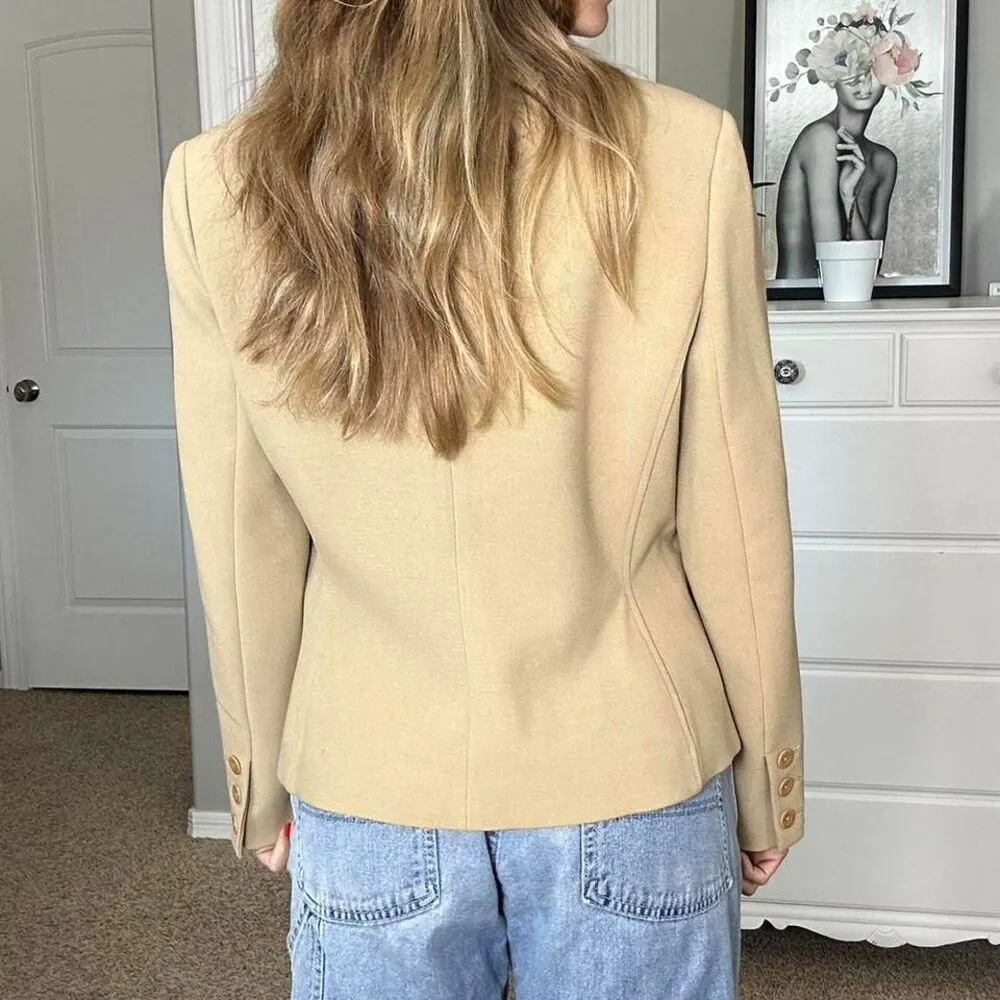 Jones New York Tan and cream thick gorgeous blazer with a relaxed fit - Image 5
