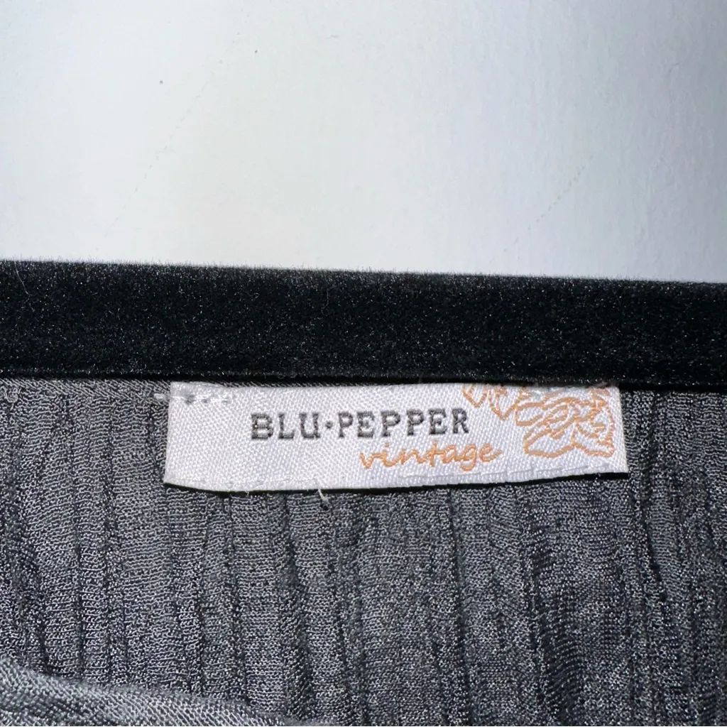 EUC BLU PEPPER Charcoal Grey Embroidered Boho Blouse with Front Tie - Medium - Image 5