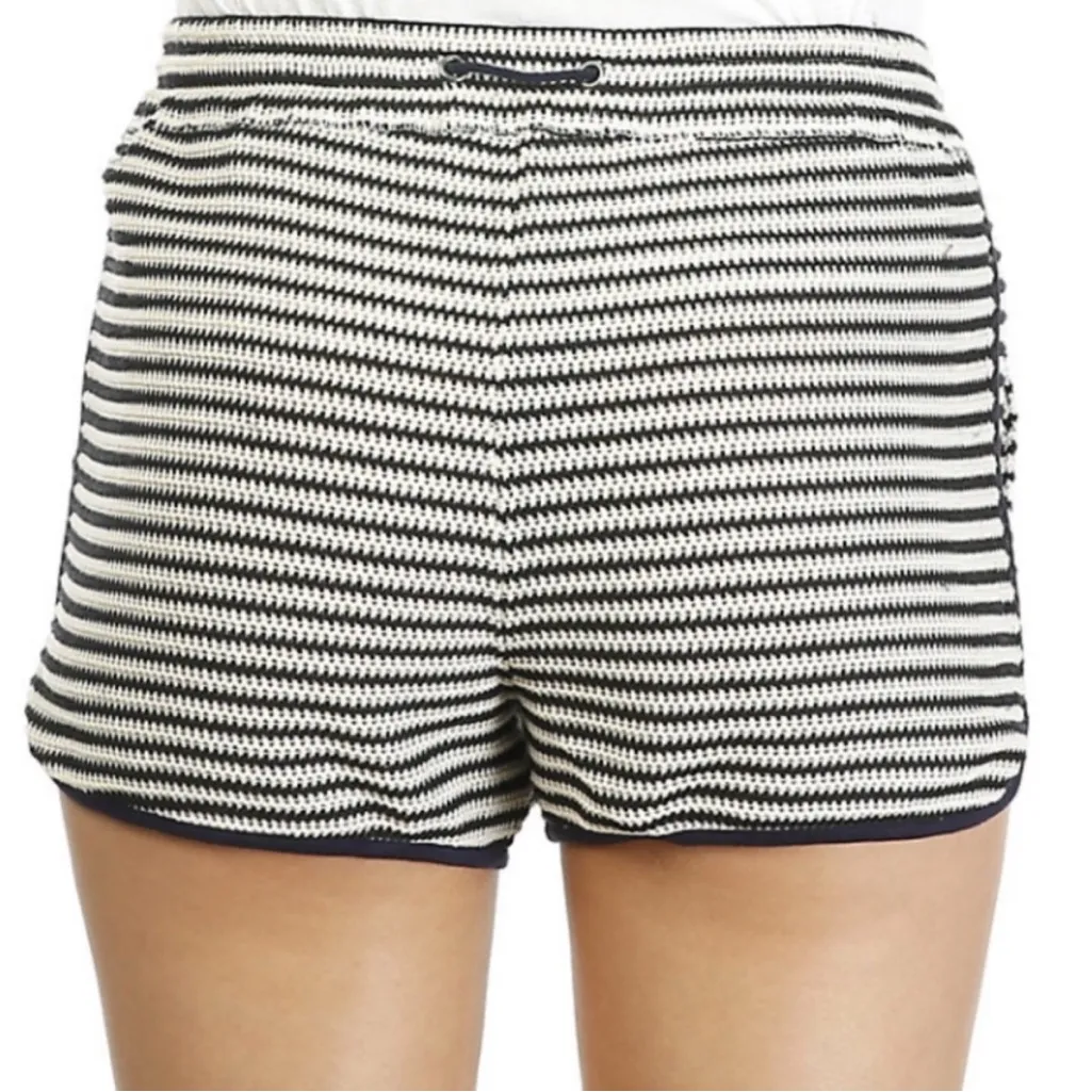 Splendid striped navy blue and white Textured Knit shorts, size XS pockets boho - Image 3