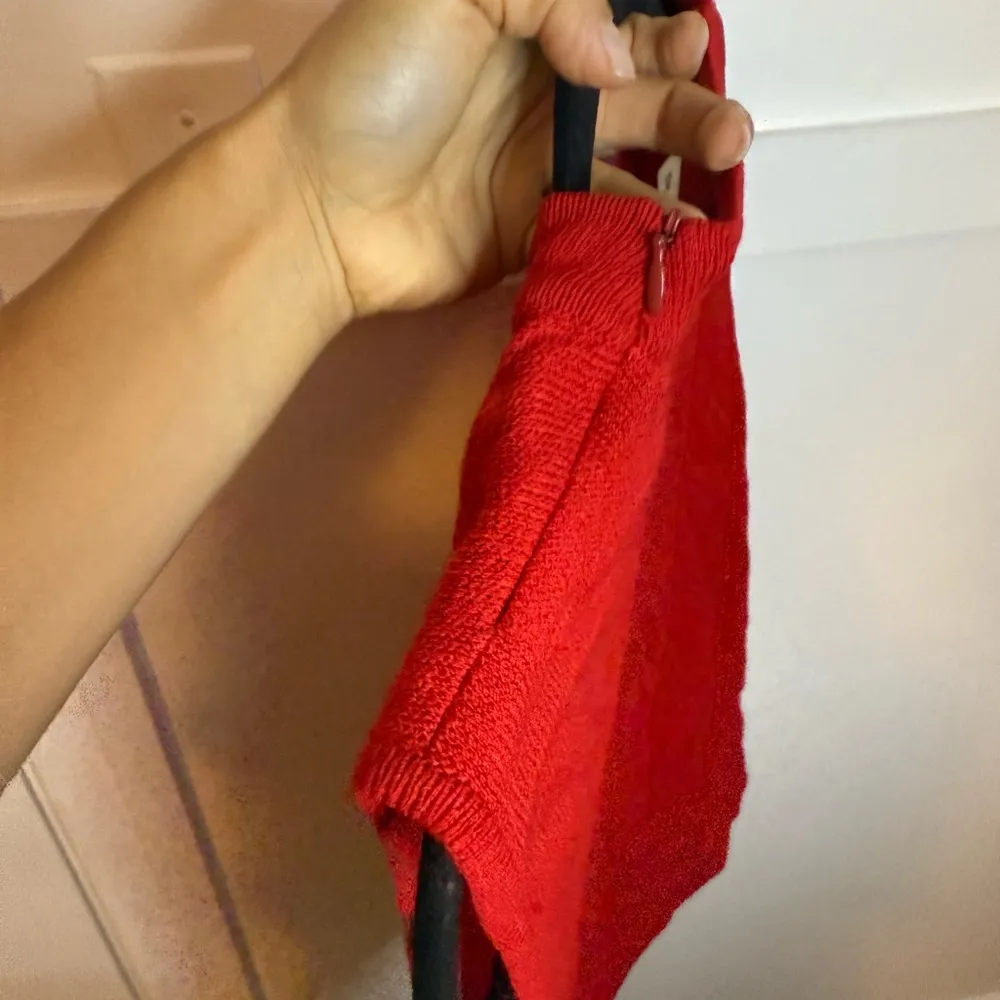 St. John Red Wool Santana Knit Mock Neck Sleeveless Blouse - Image 6