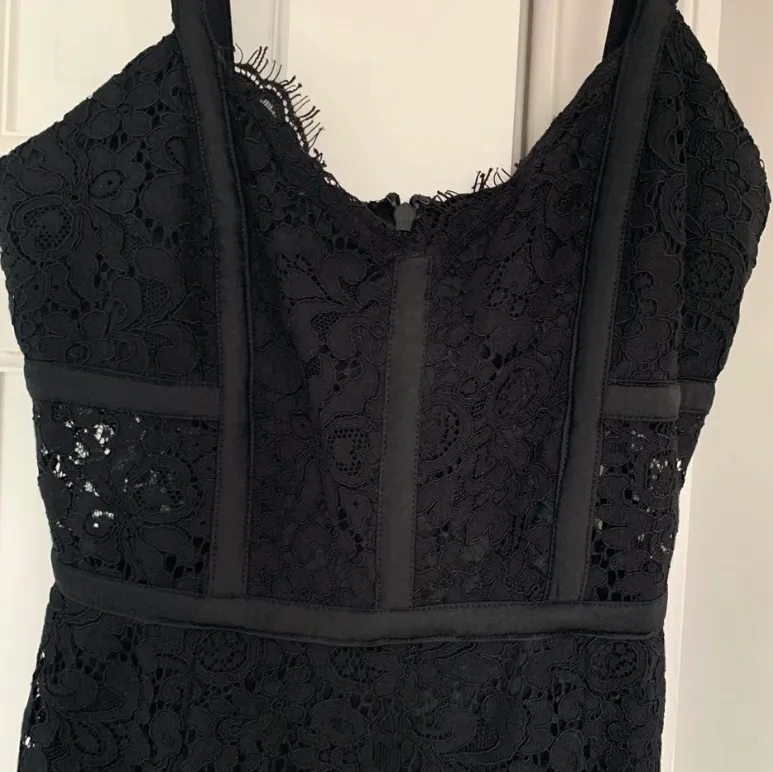 EXPRESS Black Lace Dress - Image 2