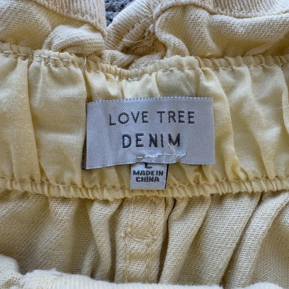 Love Tree Denim Butter Yellow High Rise Loose Fit Denim Shorts Large - Image 3