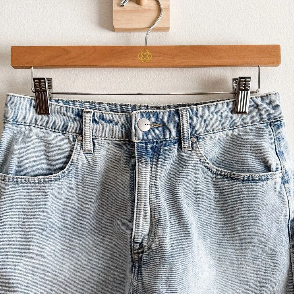 Tgla Raw Hem Denim Shorts Size 28 - Image 3