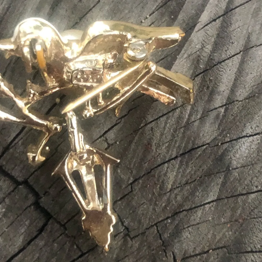 Vintage Rare Coro Bird With Red Lantern and Rhinestone Pin - Image 9