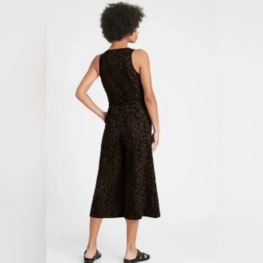 Banana Republic wide leg cropped jumpsuit SZ:8 - Image 2