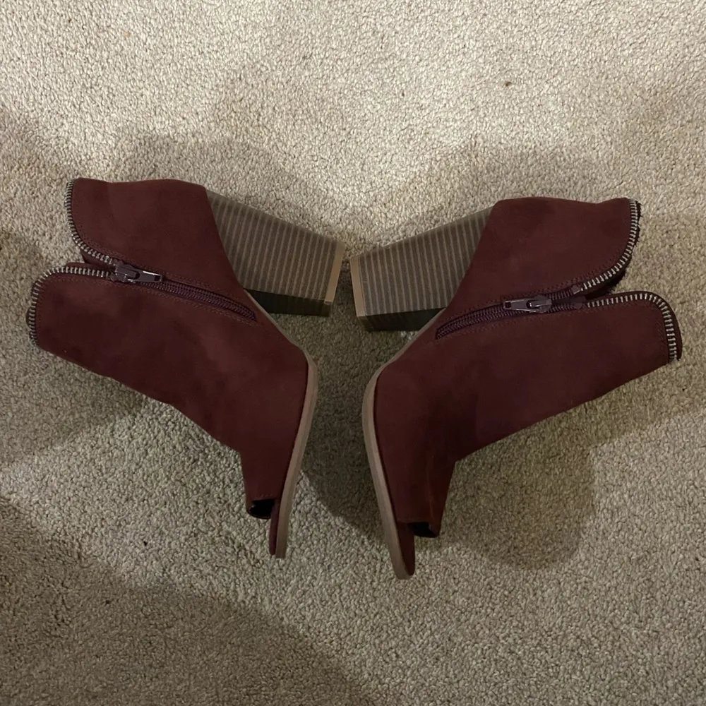 Dolcetta Millie Burgundy Open Toe Ankle Booties Size 7 Purple - Image 2