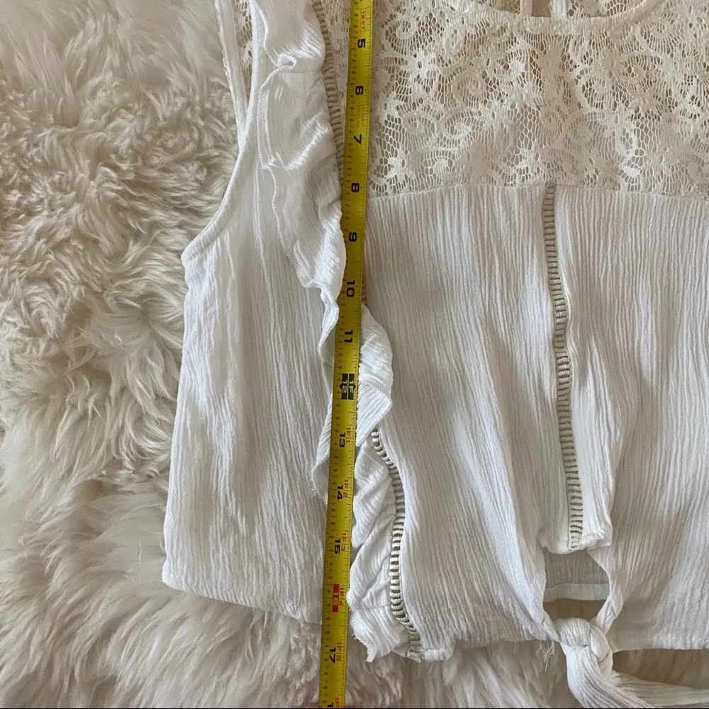 Xhilaration Crop Tank Blouse with Lace - Image 4