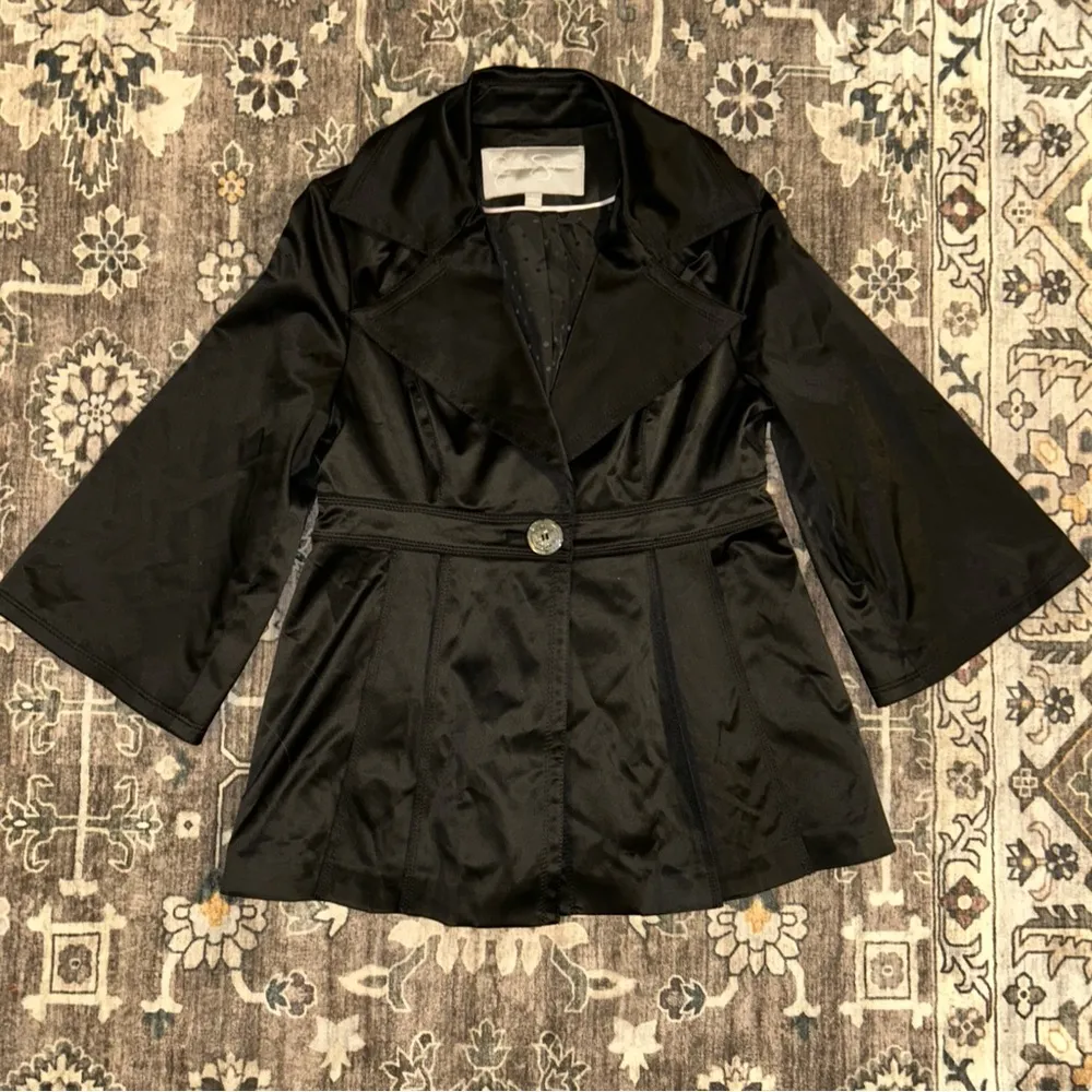 Jessica Simpson Y2K Black Satin Trench Jacket flare Sleeve cropped trench Coat - Image 2