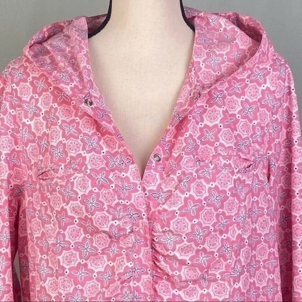 L.L.BEAN pink w/white and black lightweight “Shacket” (shirt/jacket), Large. EUC - Image 3