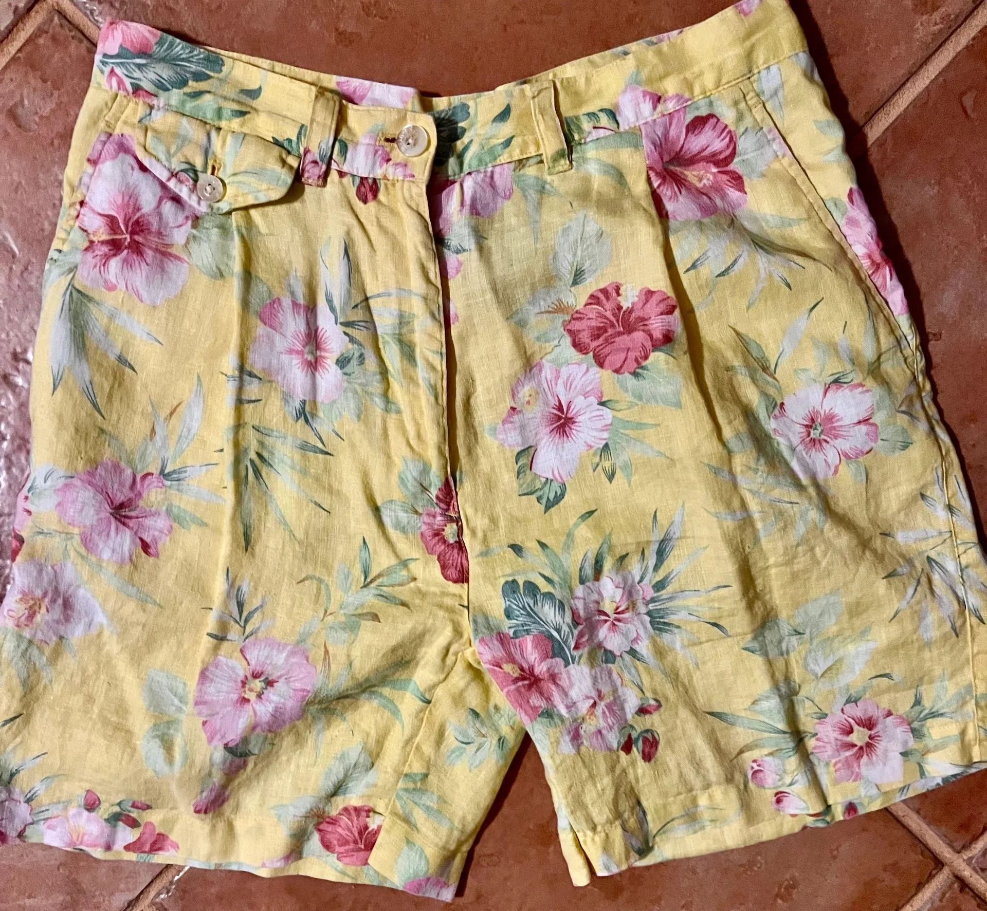 Lauren  Yellow Floral High Waisted Linen Vintage Shorts 6 - Image 3