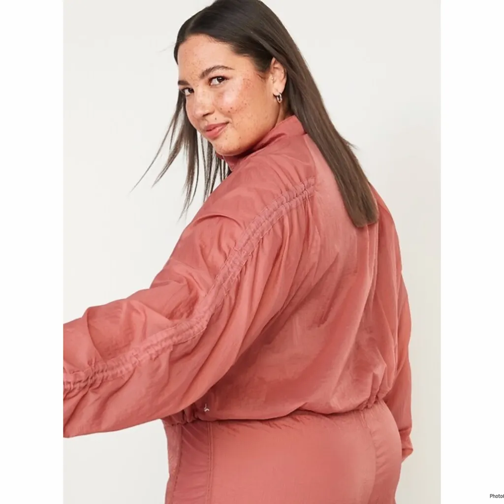 Old Navy Women's Cropped Lightweight Water-Repellent Run Jacket Set Plus Size 2X - Image 2