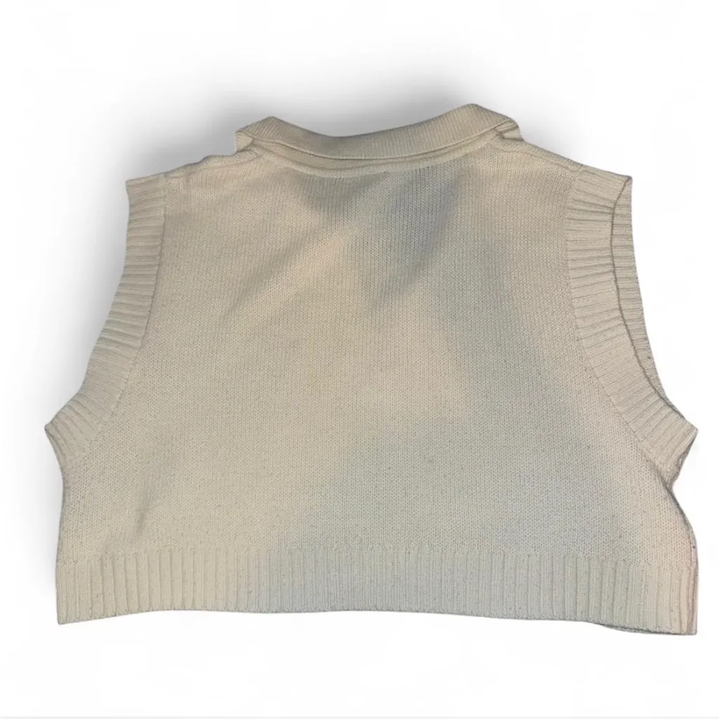 H&M Cream Knit Sweater Vest with Collar - Image 3
