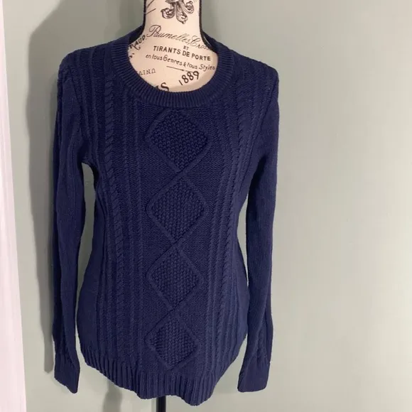 Old Navy  crew neck sweater - Image 2