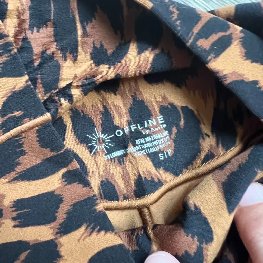 Aerie Offline animal print criss cross leggings size small - Image 7