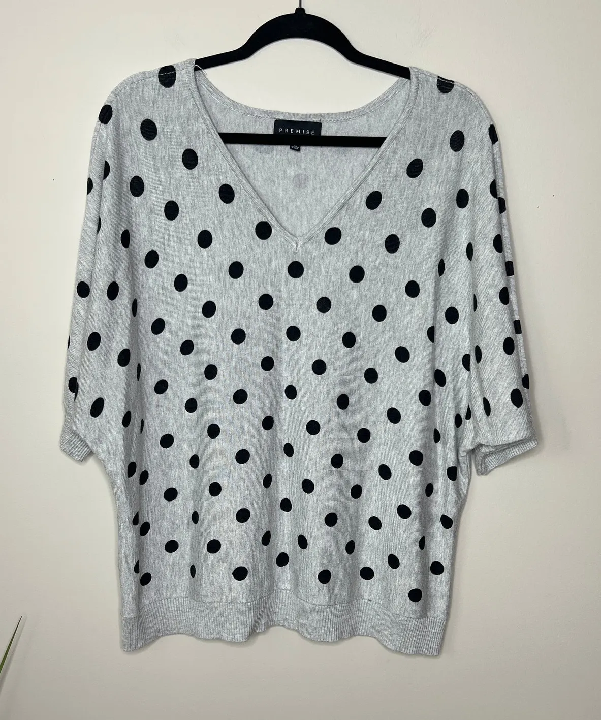 Premise Woman 1X V-Neck Short Sleeve Pullover Gray Black Polka Dot Sweater Plus - Image 1