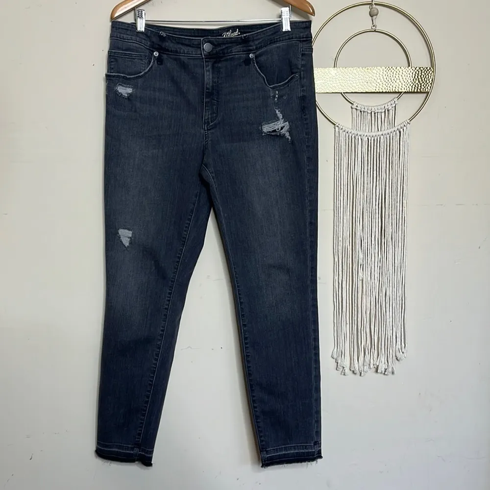 Universal thread • skinny jeans raw hem - Image 2