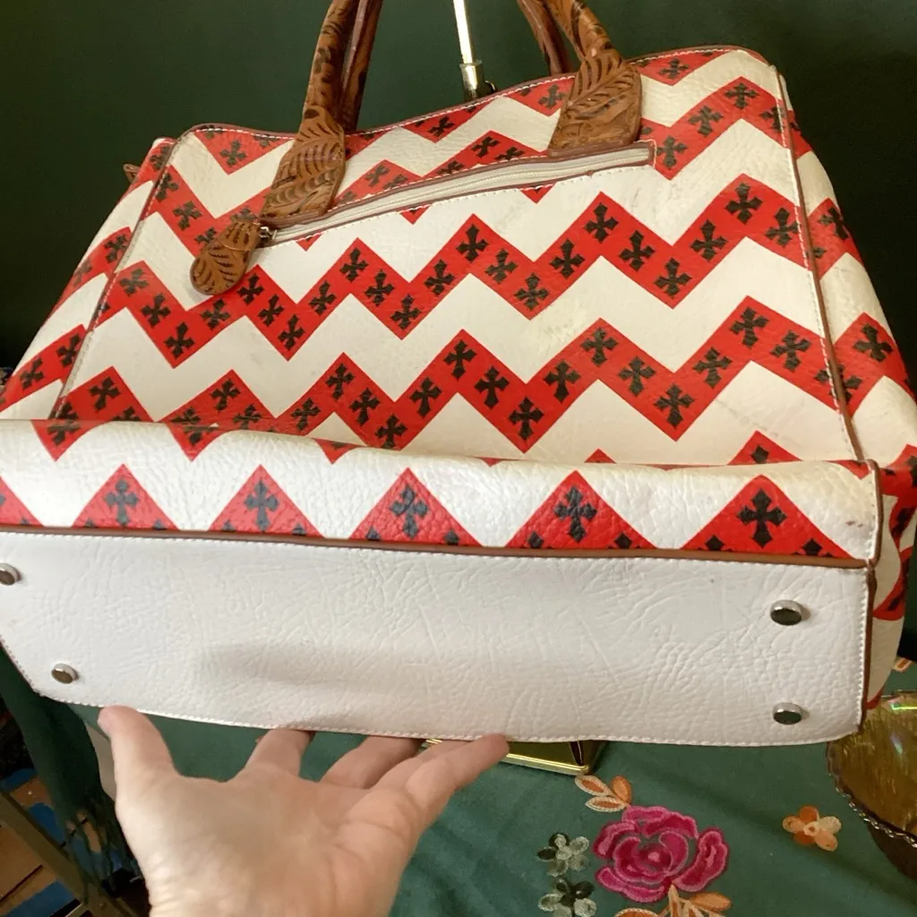 Chevron Patterned Tote Bag with Cross‎ Accent Red - Image 6