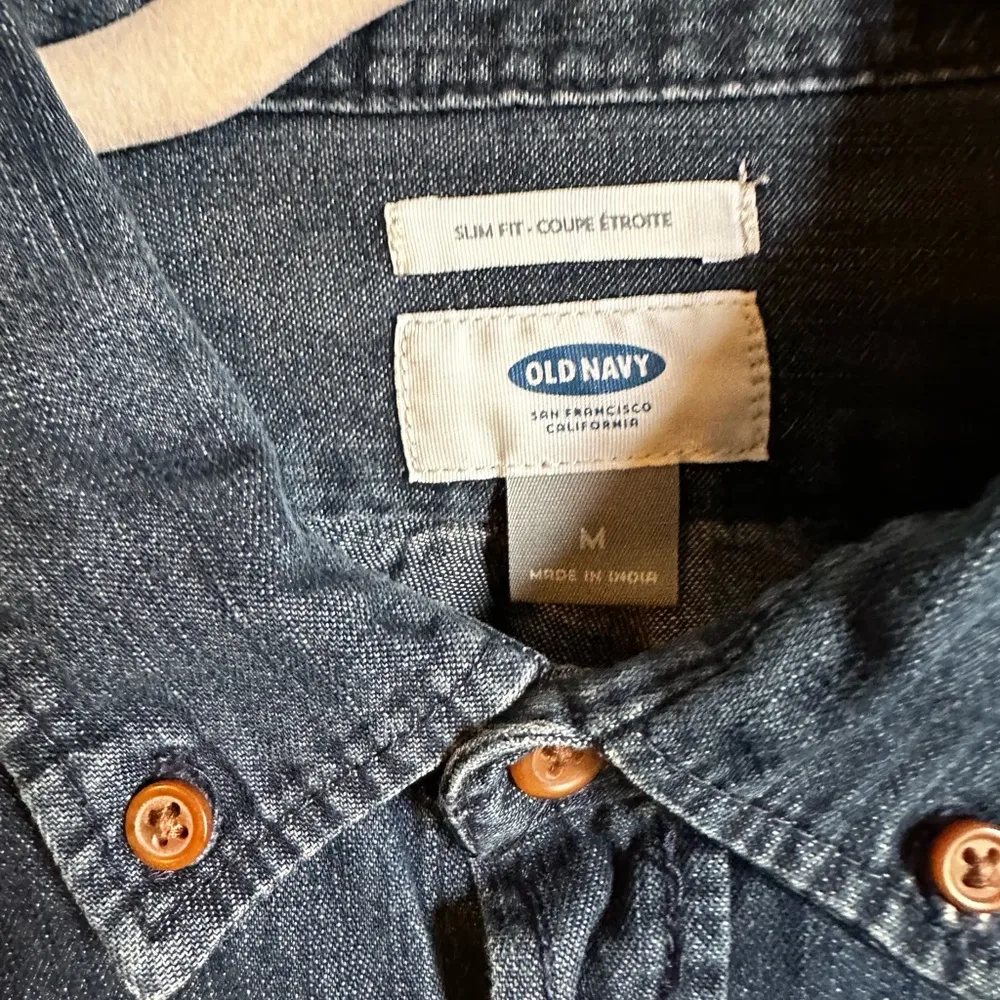 Old Navy Classic Blue Denim Shirt Sz M - Image 2