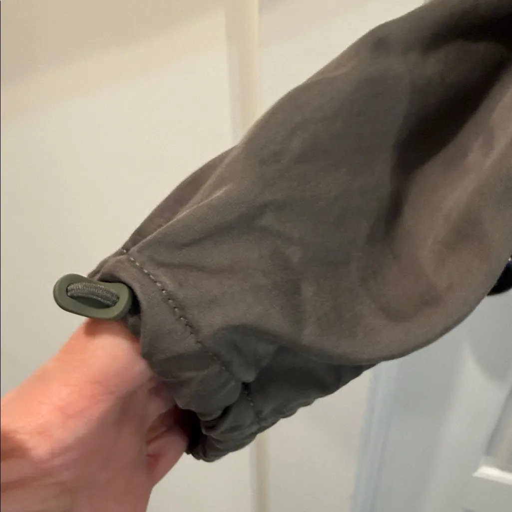 Lululemon City Stroll Jacket 10 - Image 9