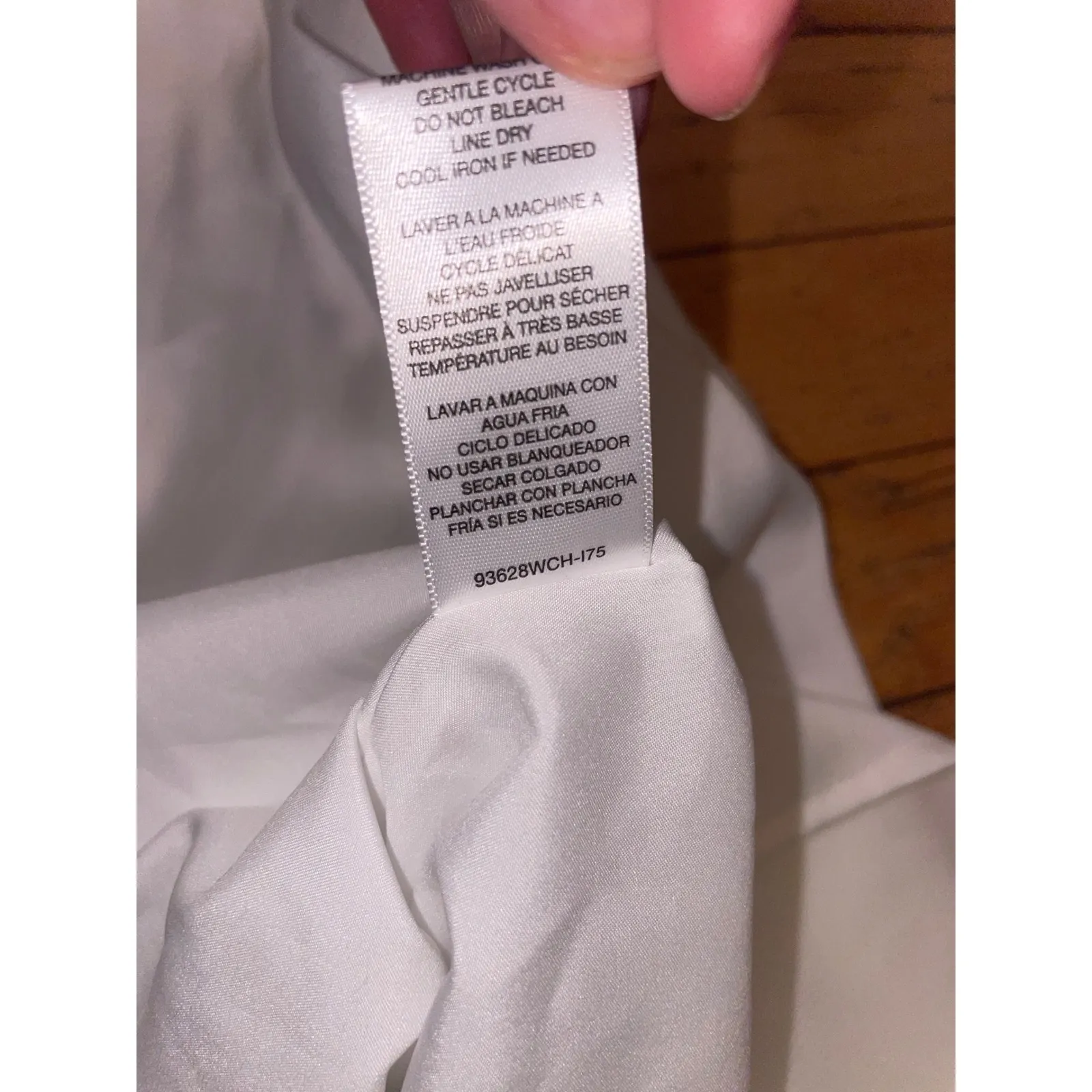 White v-neck WAYF dress size large - Image 4