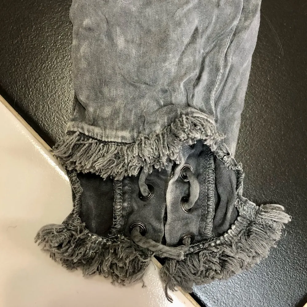 NWOT Chaser Grey Cropped Lightweight Pants Tie Dye Heirloom Lace Up Braided Sz M - Image 9