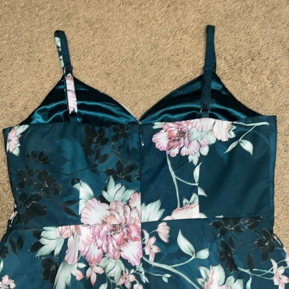 City Chic Jade Blossom Floral Sleeveless V Neck Tulip Hem Midi Dress 16 - Image 8