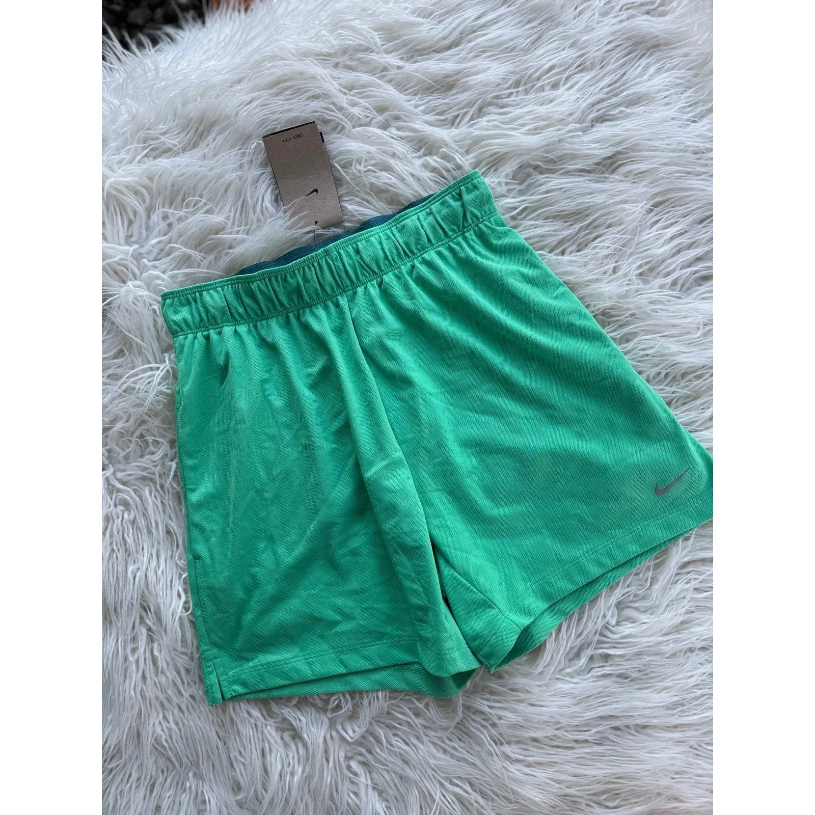 Nike Attack Dri-FIT Mid-Rise 5" Unlined Shorts Spring Green Size Small - Image 4