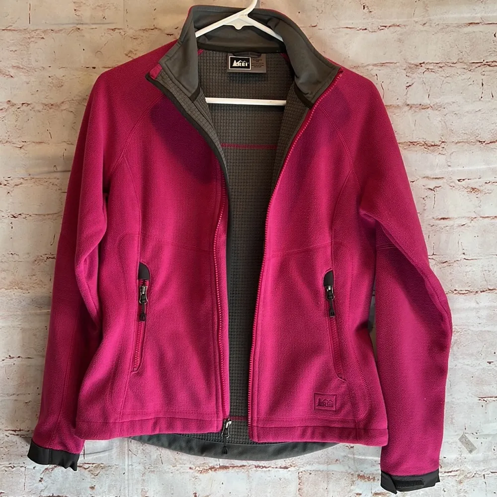 REI women’s soft shell coat jacket xs magenta pink full zip pockets - Image 8