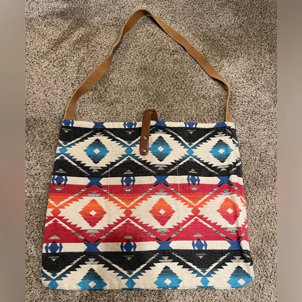 Aztec Print Tote Bag - Image 4