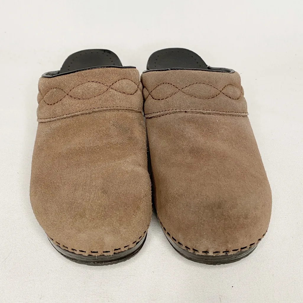 LAND’S END SUEDE HARD RUBBER SOLE CLOGS SIZE 8 - Image 3