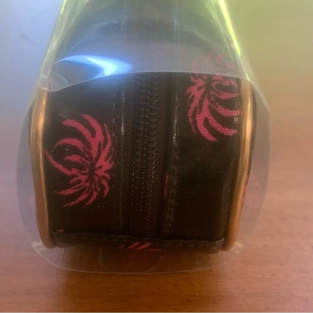 Juicy Loves Sephora Hot Pink and Black Barrel Cosmetic Pouch - Image 8