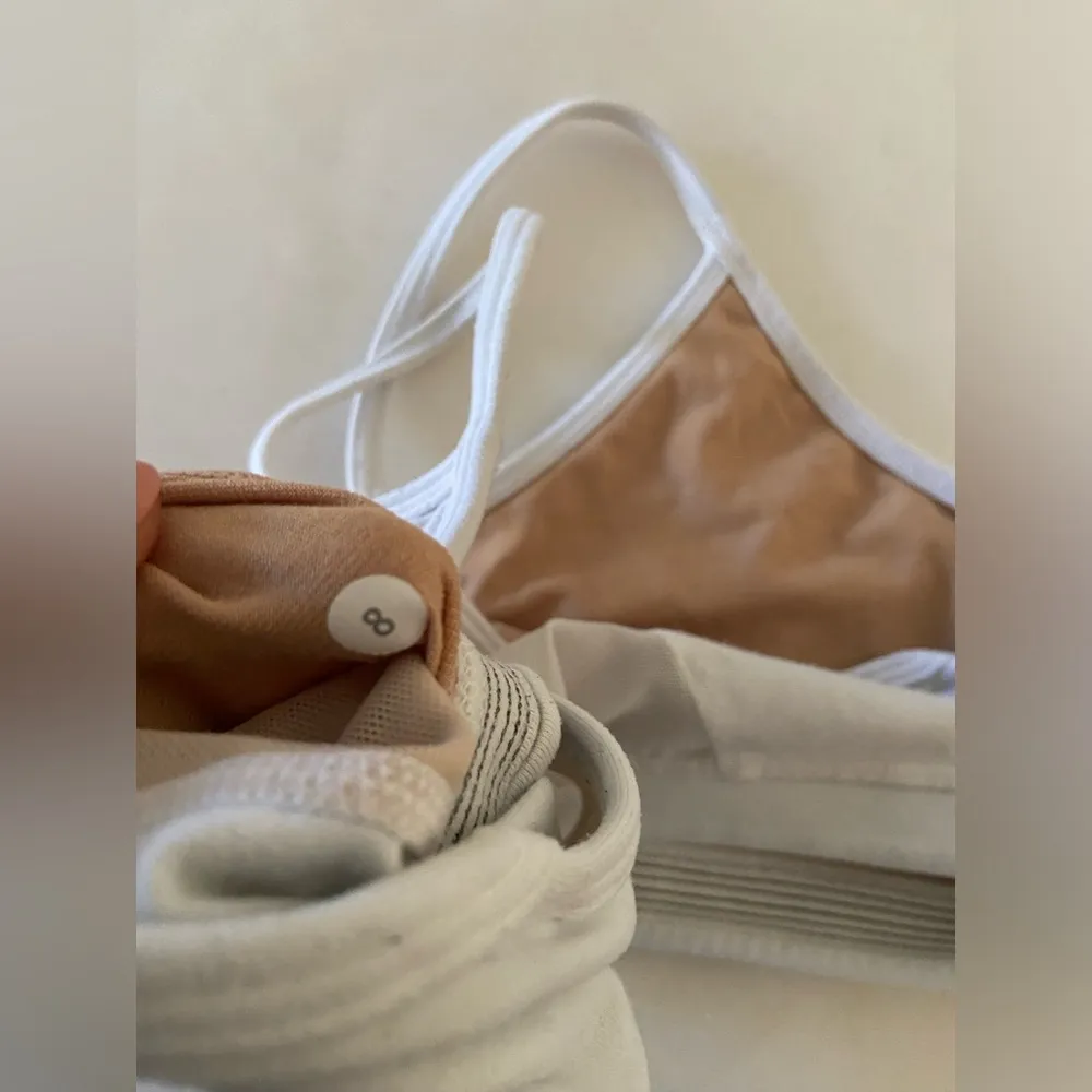 Lululemon Women’s Flow Y Bra White Sports Bra Size 8 - Image 5