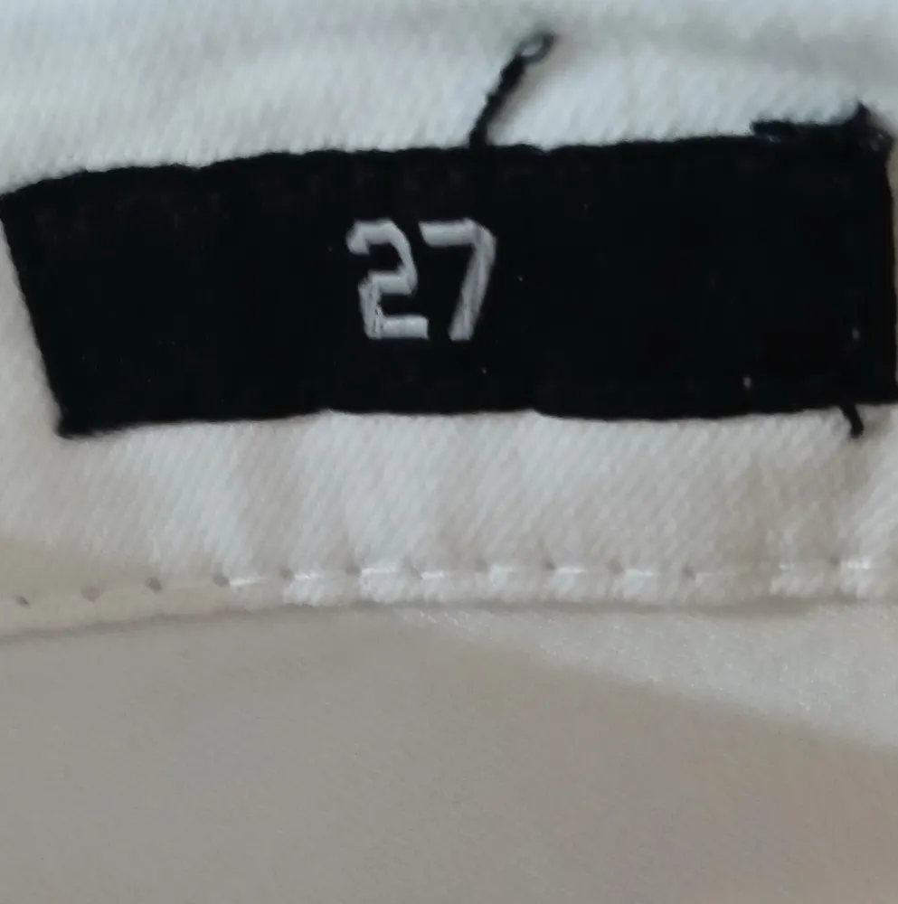 Affliction jeans white/vikki style/sequin shorts 27 NWOT - Image 8