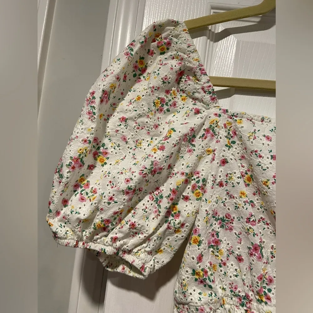 Wild Fable Eyelet Floral Puff Sleeve Crop Top Elastic Waist Square Neck Size M - Image 2