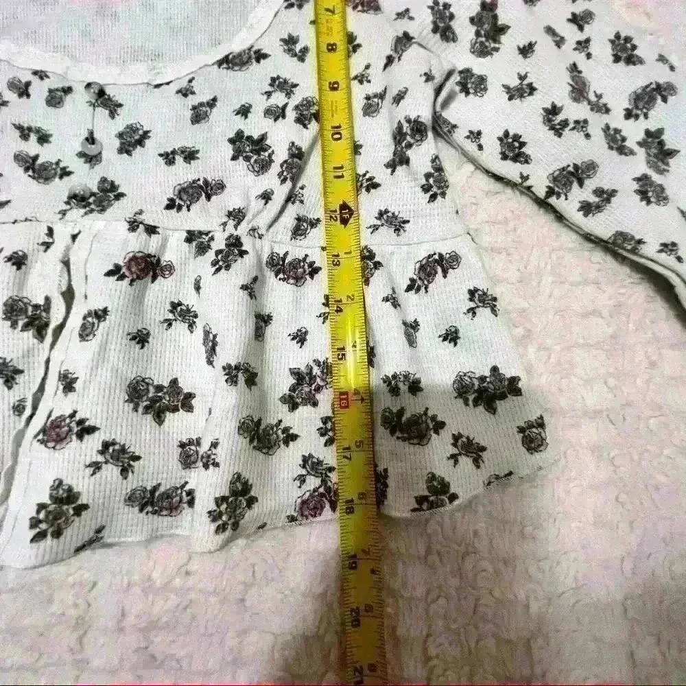 KIRIOUS Los Angeles Floral Babydoll Crop Top White Button Front Waffle Knit Sz L - Image 8