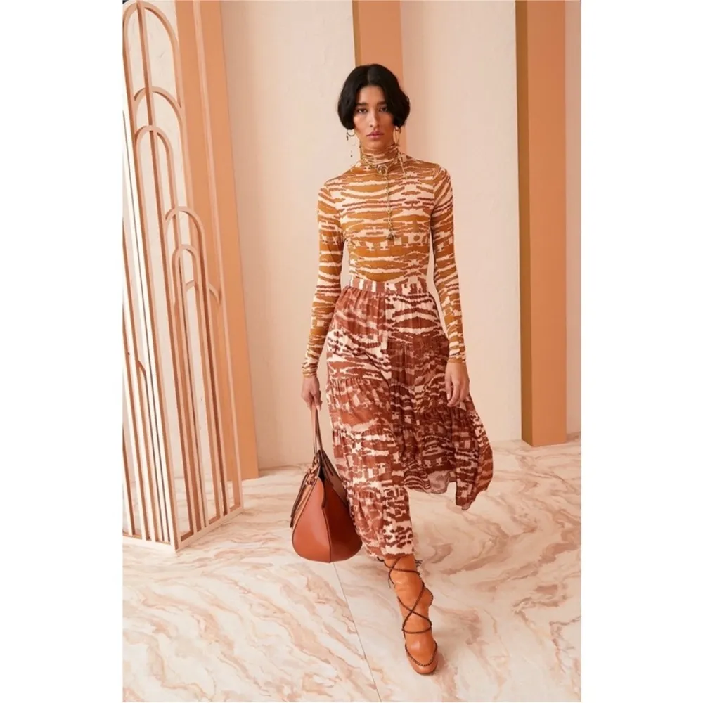 Ulla Johnson Aisa Silk Taffeta Tiered Midi Skirt Fawn Size 2 Ikat Animal Print‎ - Image 2