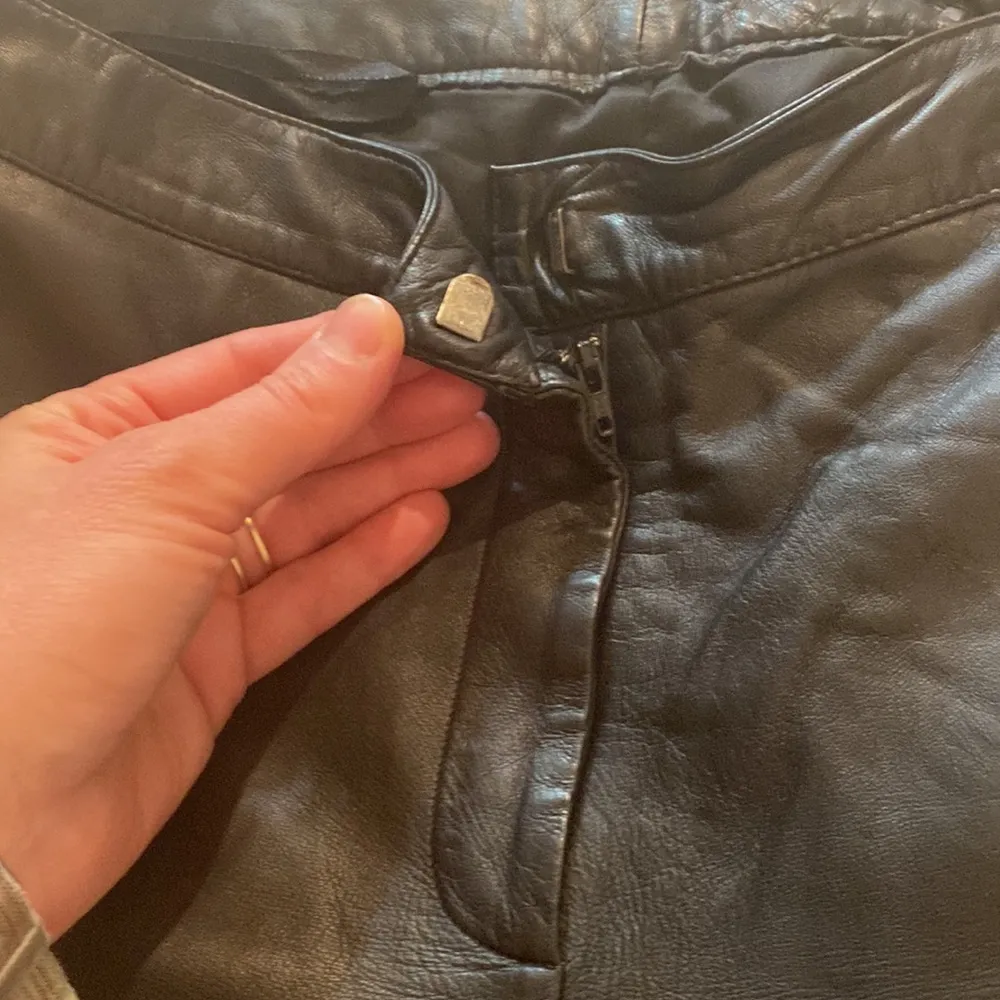 Cache Black Straight Leg Leather Women’s Pants EUC Sz 8 Moto Biker Retro - Image 90