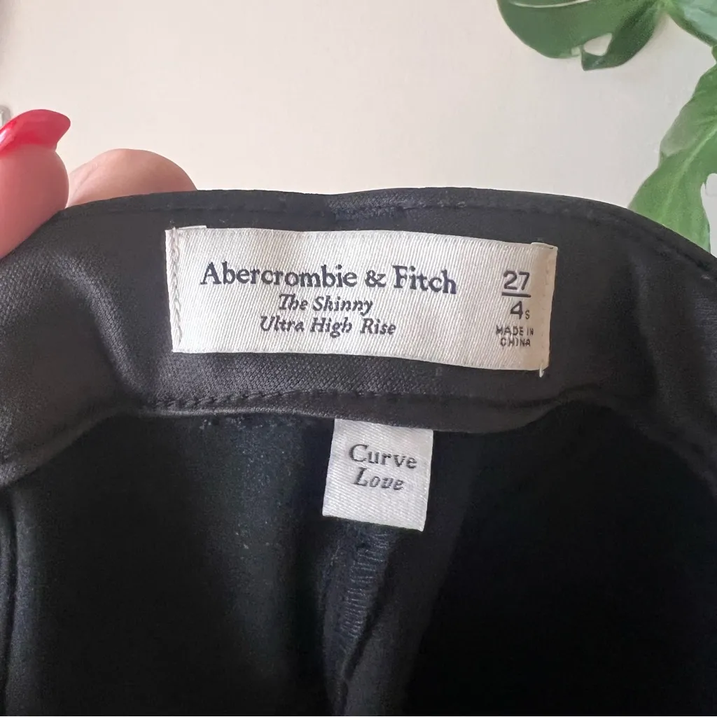ABERCROMBIE & FITCH The Skinny Ultra High Rise faux‎ leather pants SIZE 4 short - Image 5