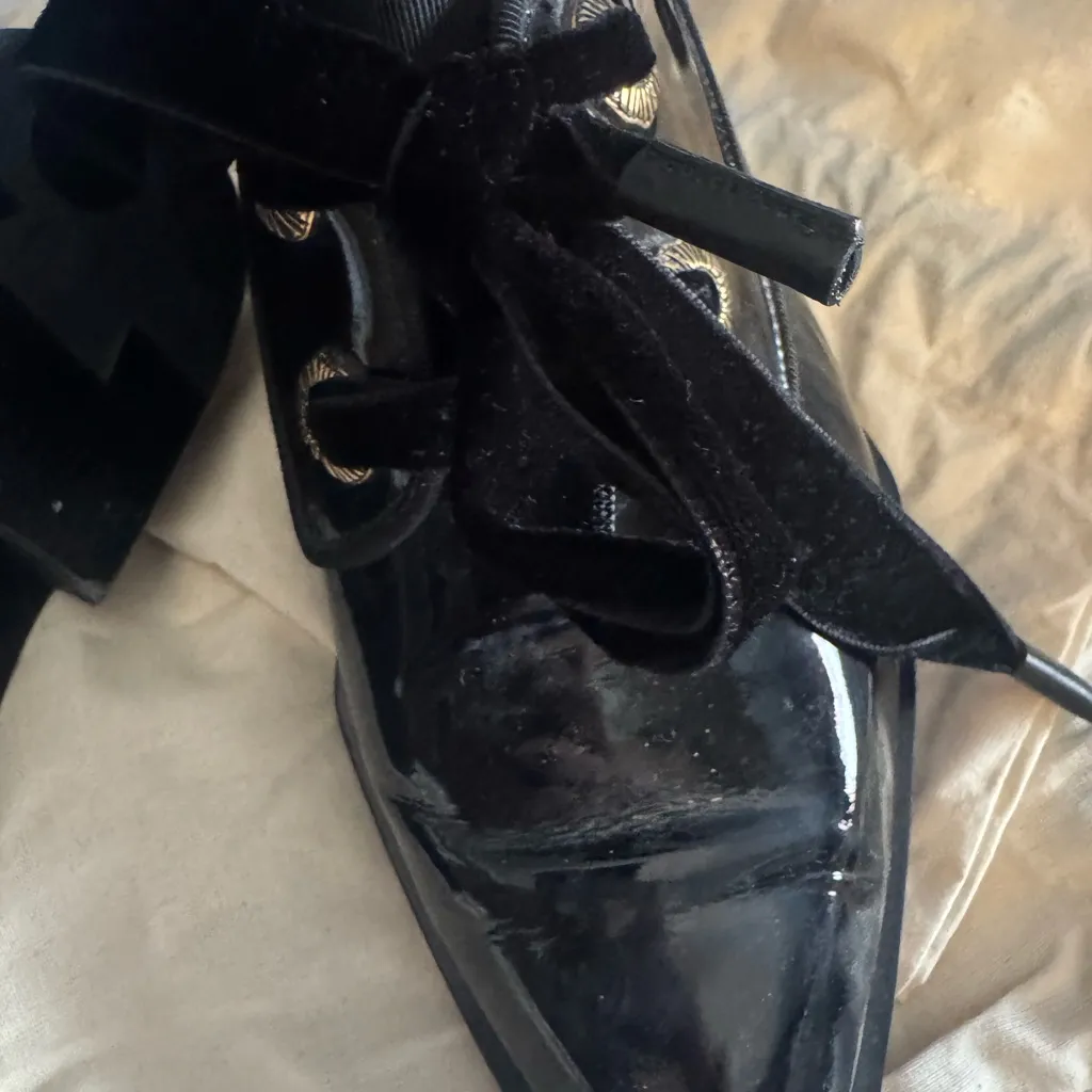 Lanvin Black Flats with Glossy Patent Leather Finish with‎ velvet laces 37.5 Size 6.5 - Image 7