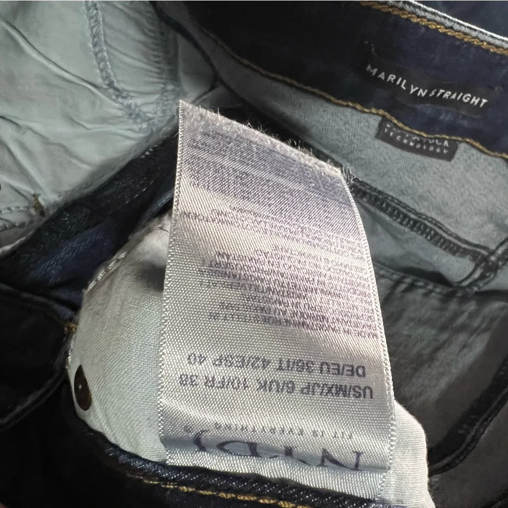 Marilyn Straight Quinn Lift Tuck Technology Denim Jeans - Image 12