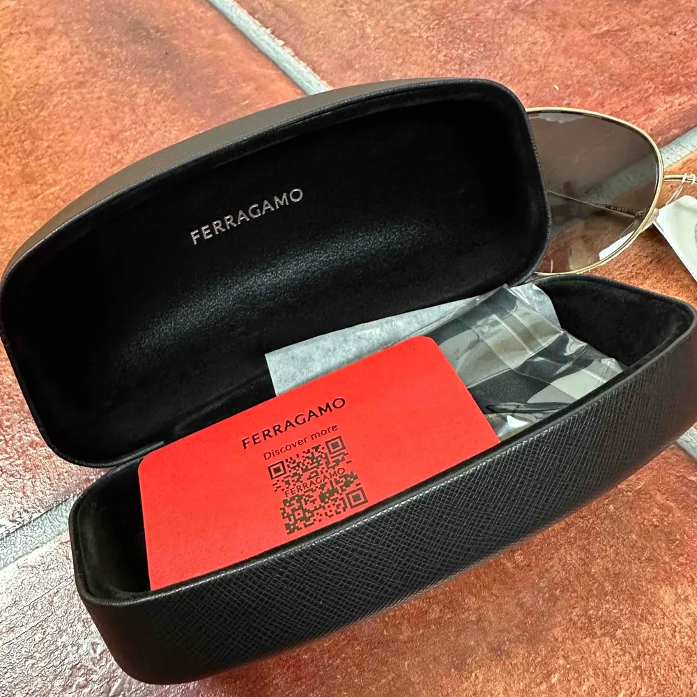 NWT Ferragamo Squared Edge Sunglasses - Image 8