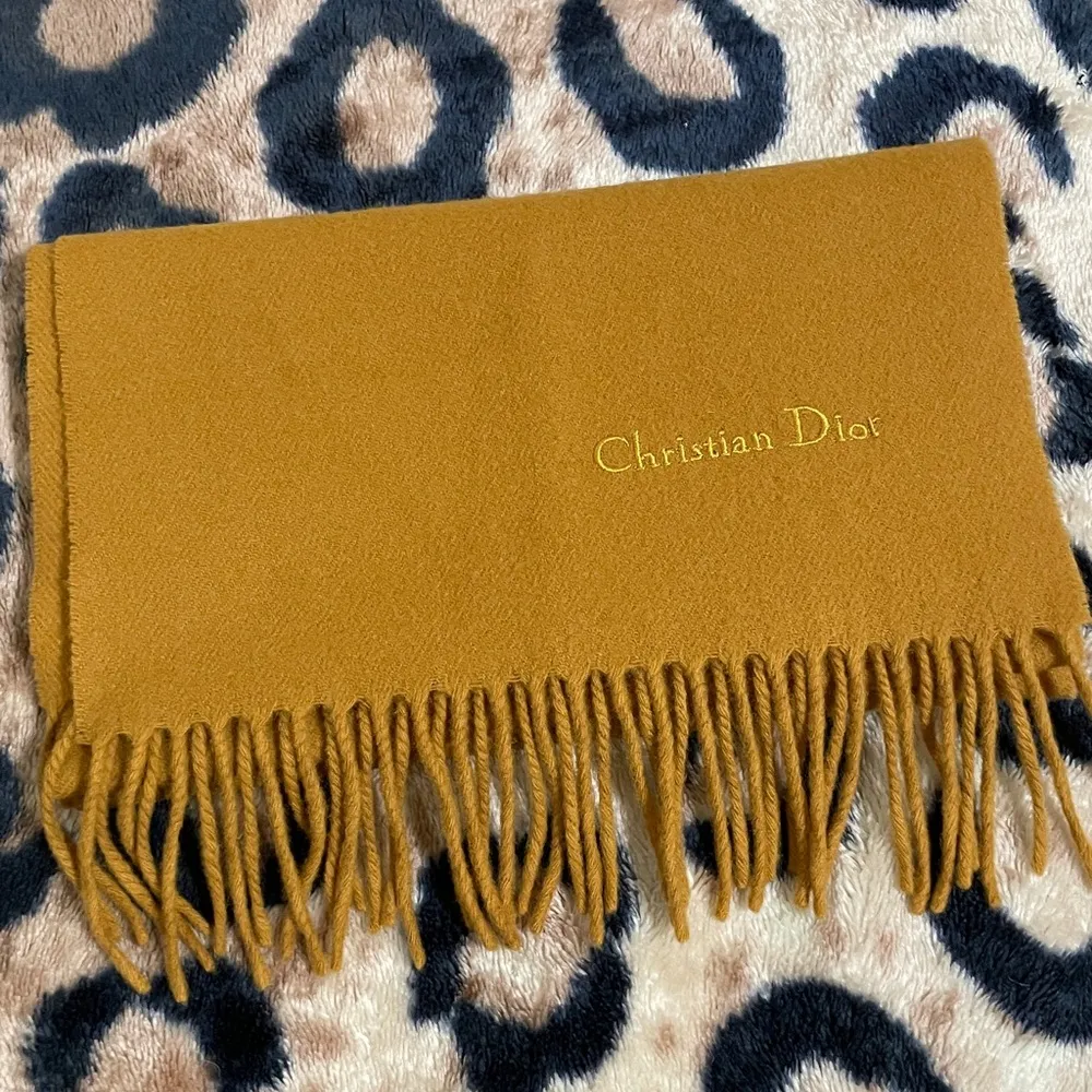 Dior Winter Scarf - Image 6