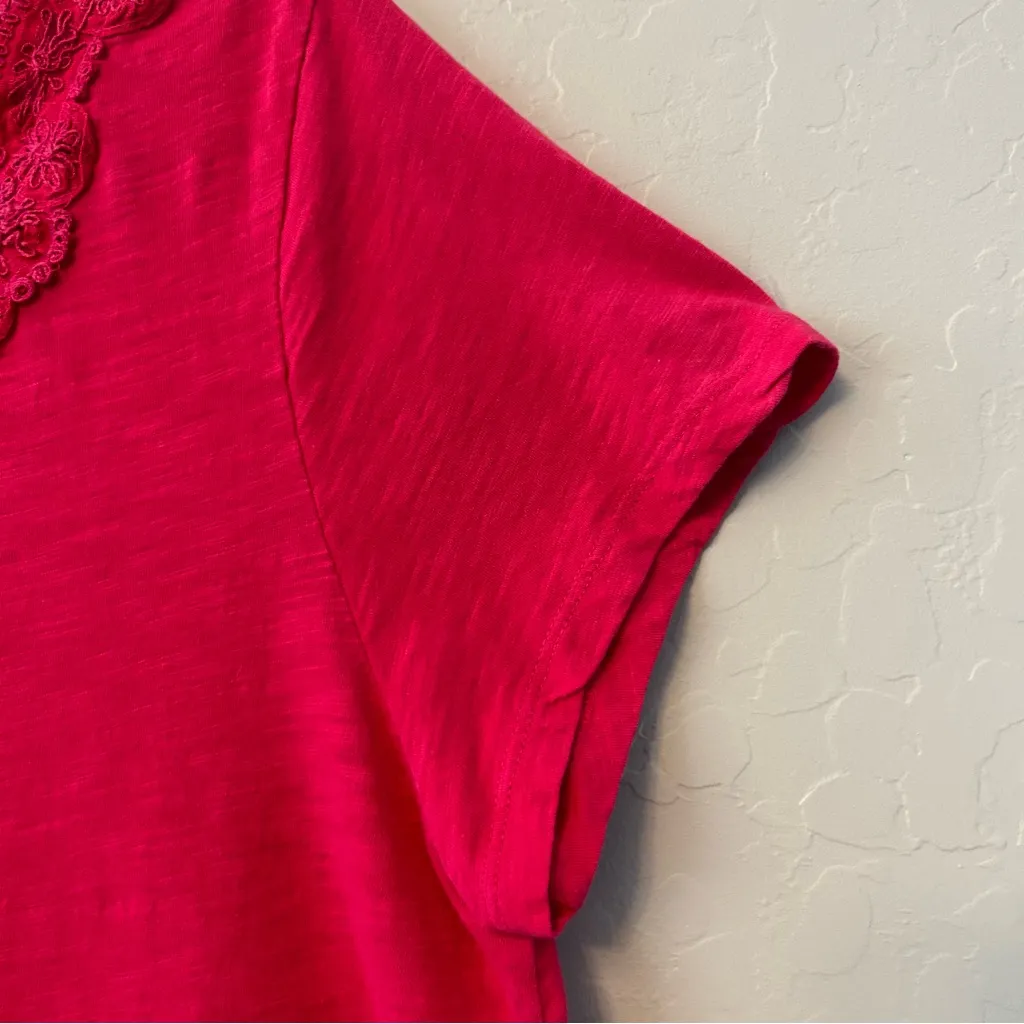 ⭐️Soft surroundings bright pink short sleeve vneck T-shirt with embroidery XL - Image 4