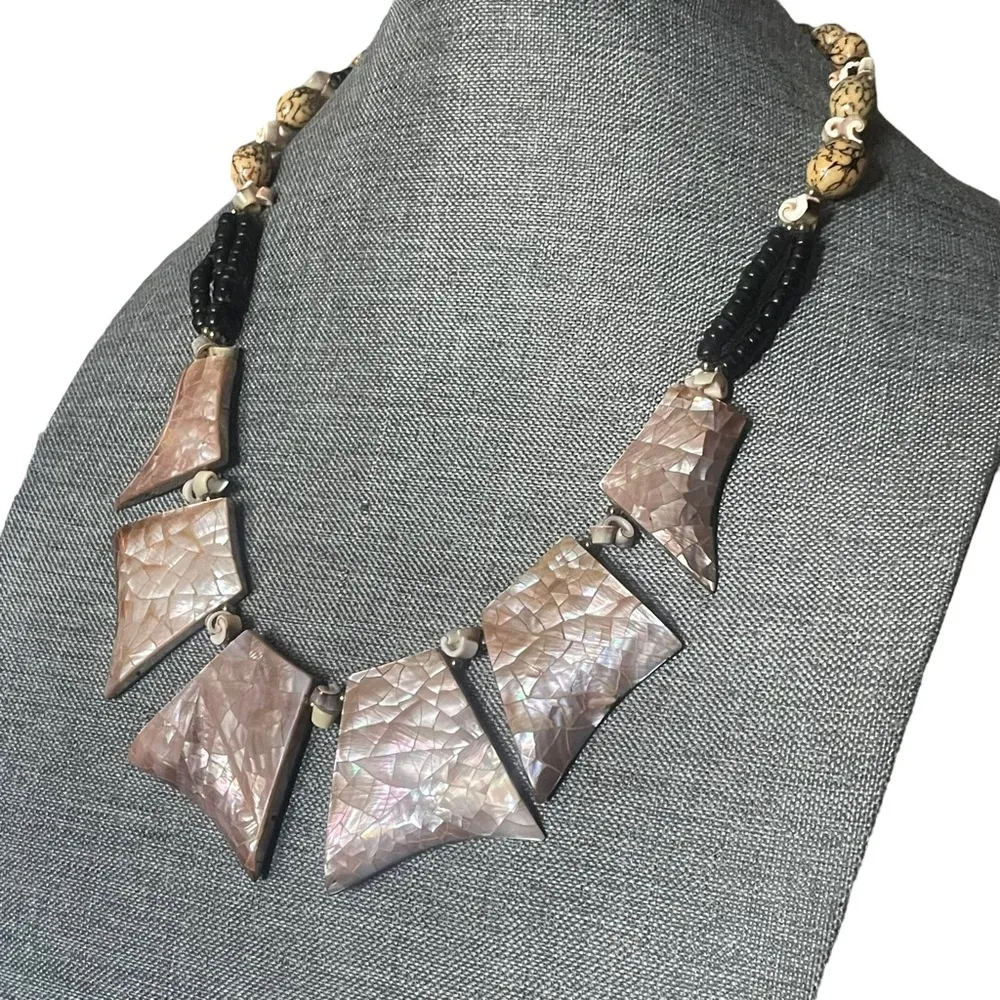 Vintage abalone shell cleopatra statement necklace - Image 3