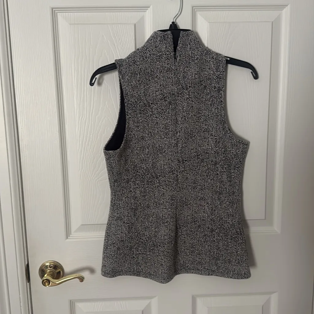 Express Black and White Textured Tank Top mock neck medium - Image 4